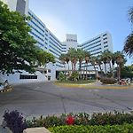 Moderna suite con balcón a pasos de la playa