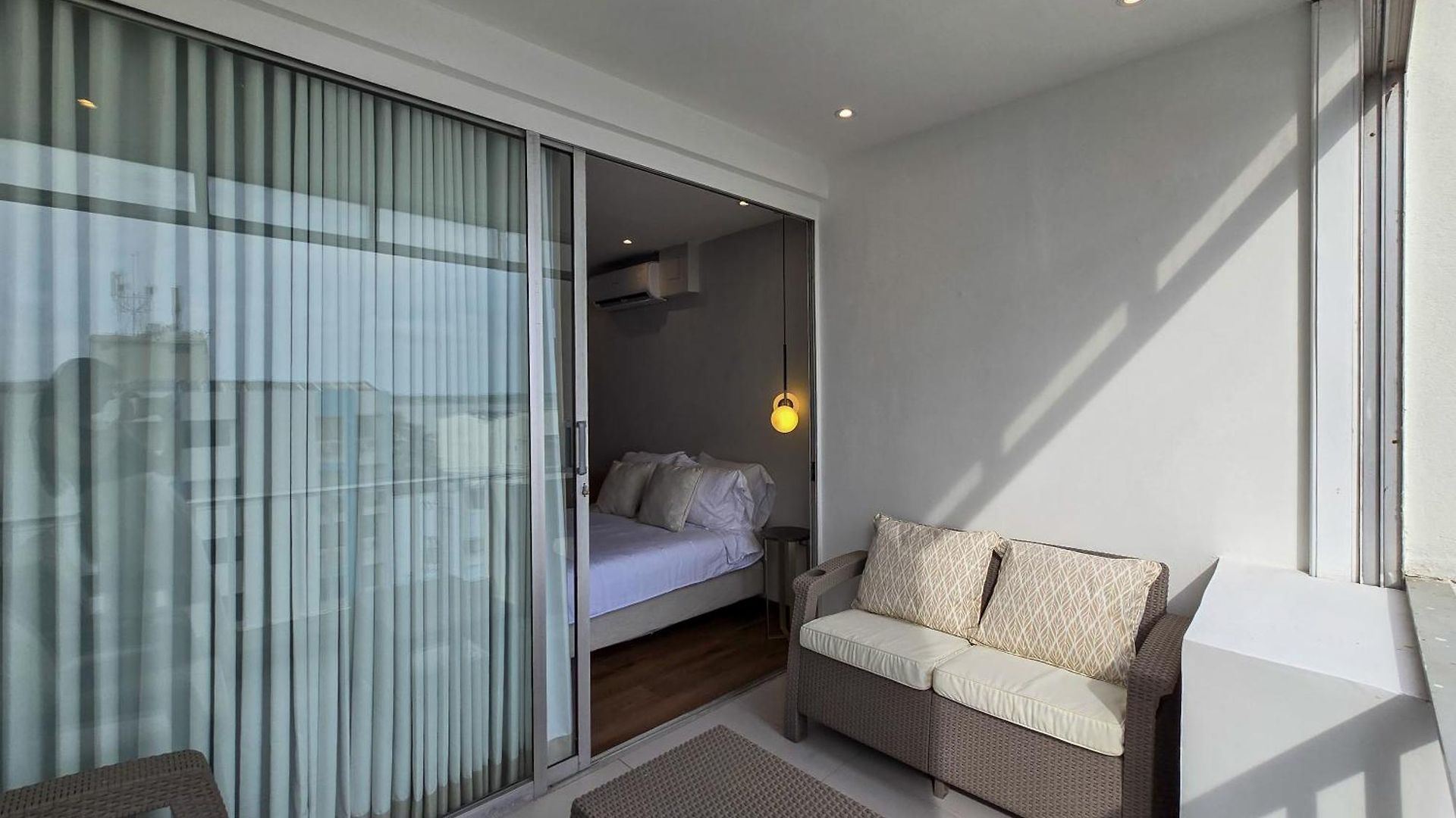 Apartamento Moderna Con Balcón A Pasos De La Playa *