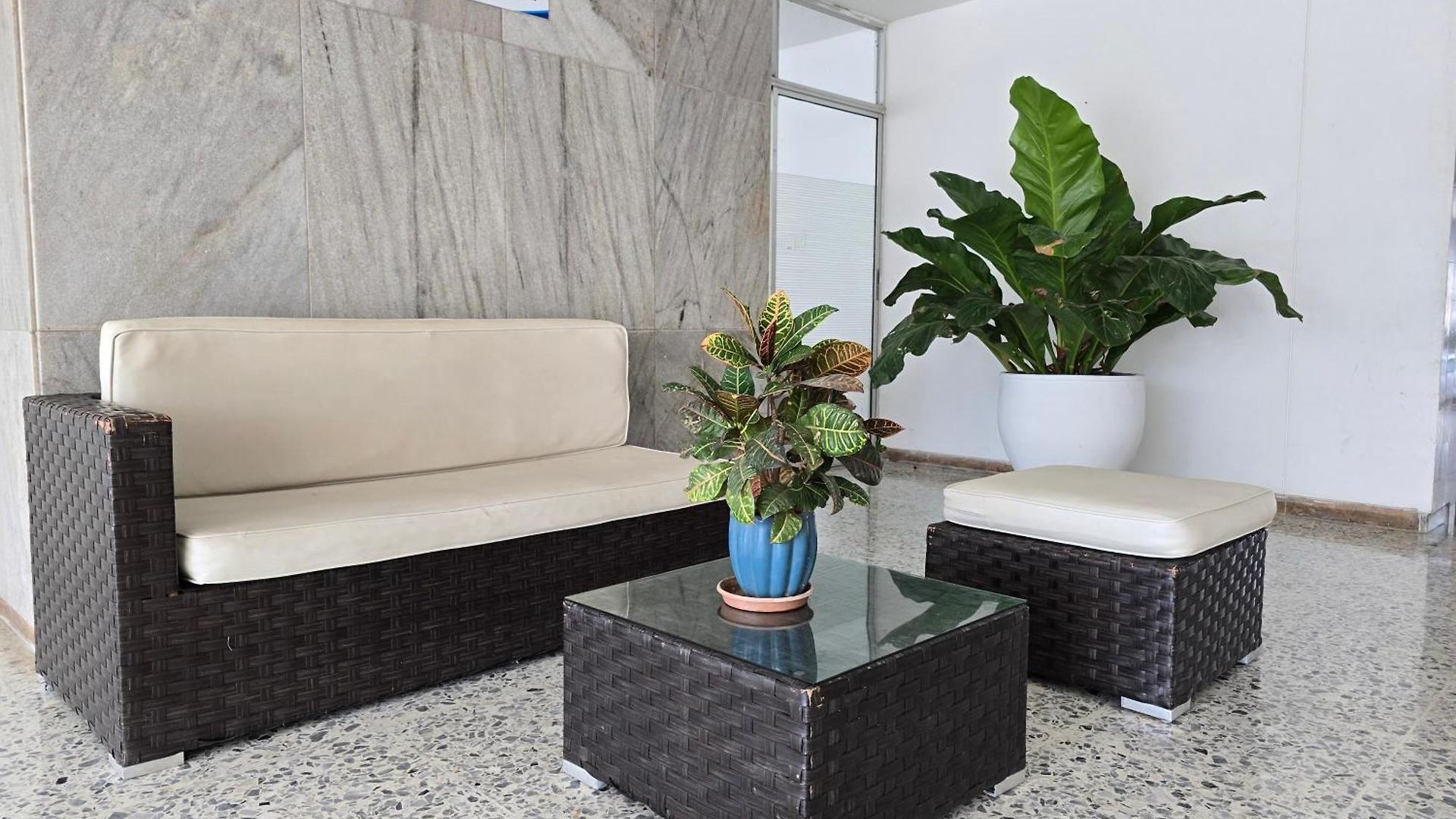 Apartamento Moderna Con Balcón A Pasos De La Playa
