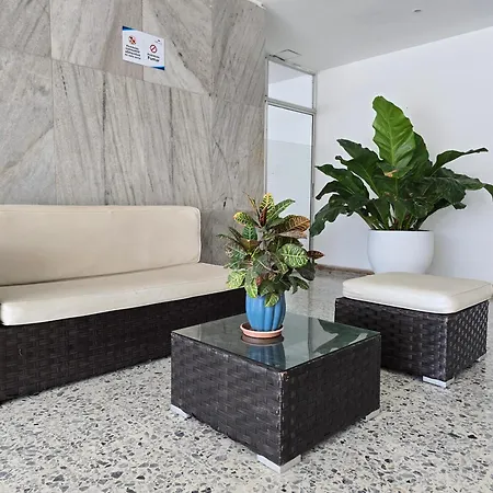 Apartamento Moderna Con Balcón A Pasos De La Playa