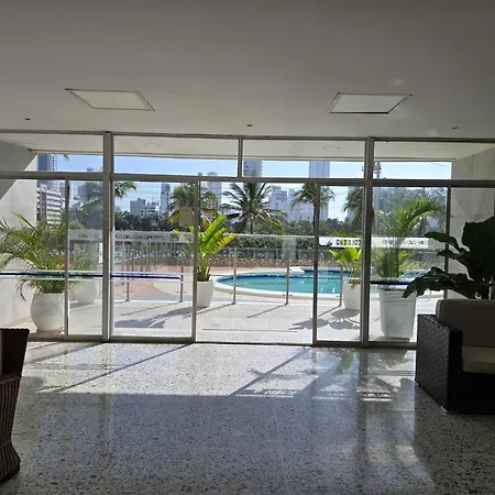 Apartamento Moderna Con Balcón A Pasos De La Playa