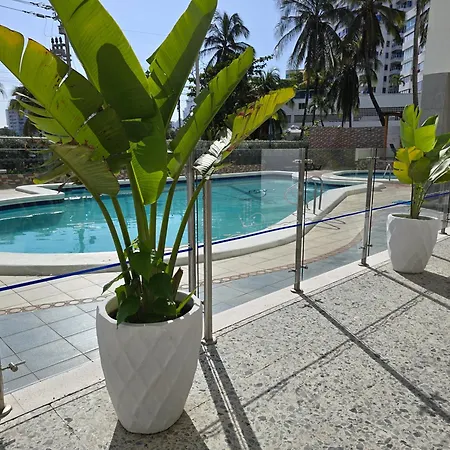 Moderna Con Balcón A Pasos De La Playa Cartagena